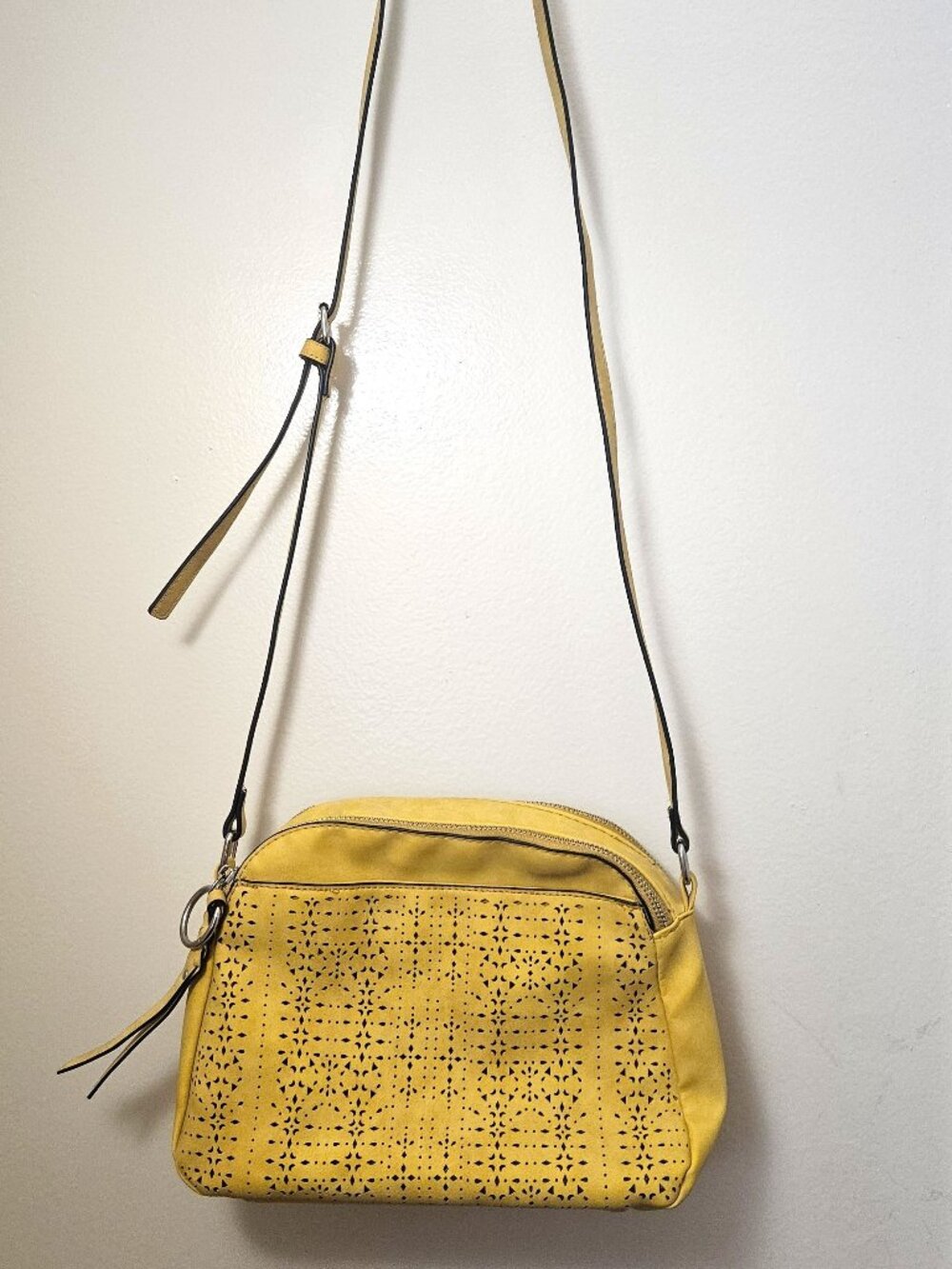 VR NYC Mosaic Cutout Mustard Yellow Shoulder Crossbody Bag Double Zip Pockets PU